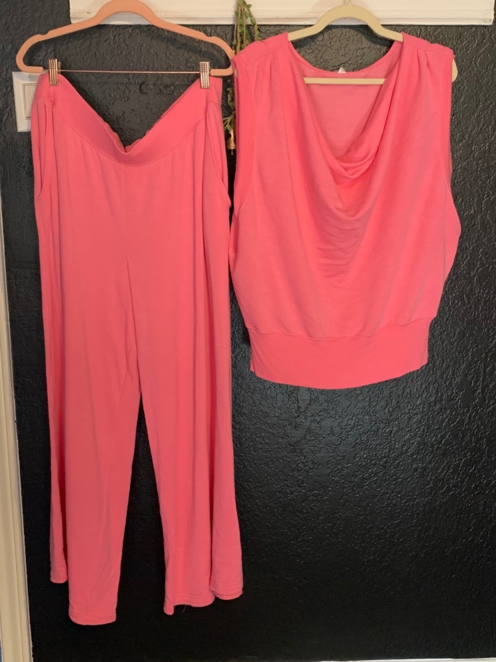Anthropologie 2pc daily practice pink flowy set